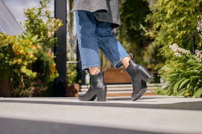 Women's Series #2365